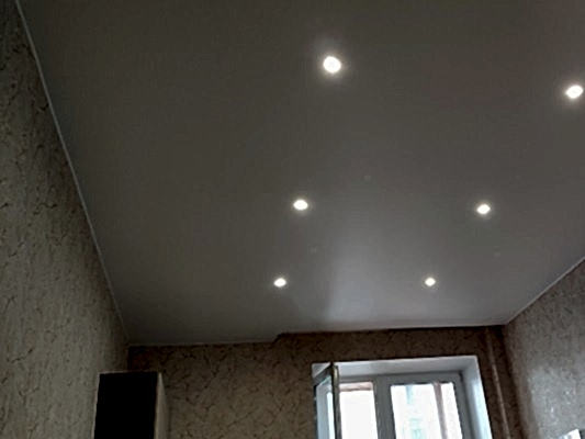 натяжной потолок