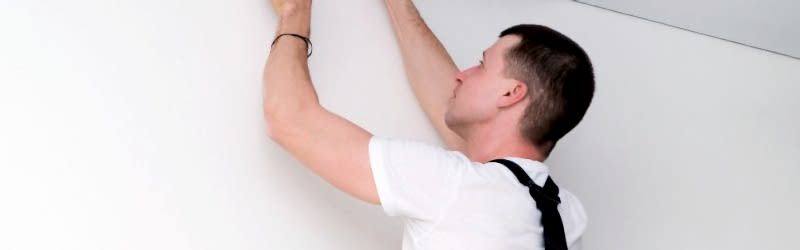 Сколько натягивают потолок