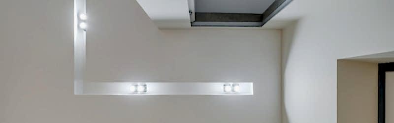 Натяжные потолки на балконе и лоджии: плюсы и минусы